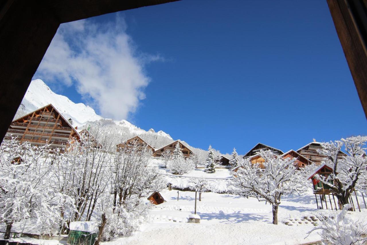 Hotel Le V De Vaujany Exterior foto