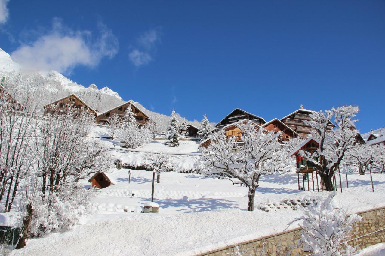 Hotel Le V De Vaujany Exterior foto